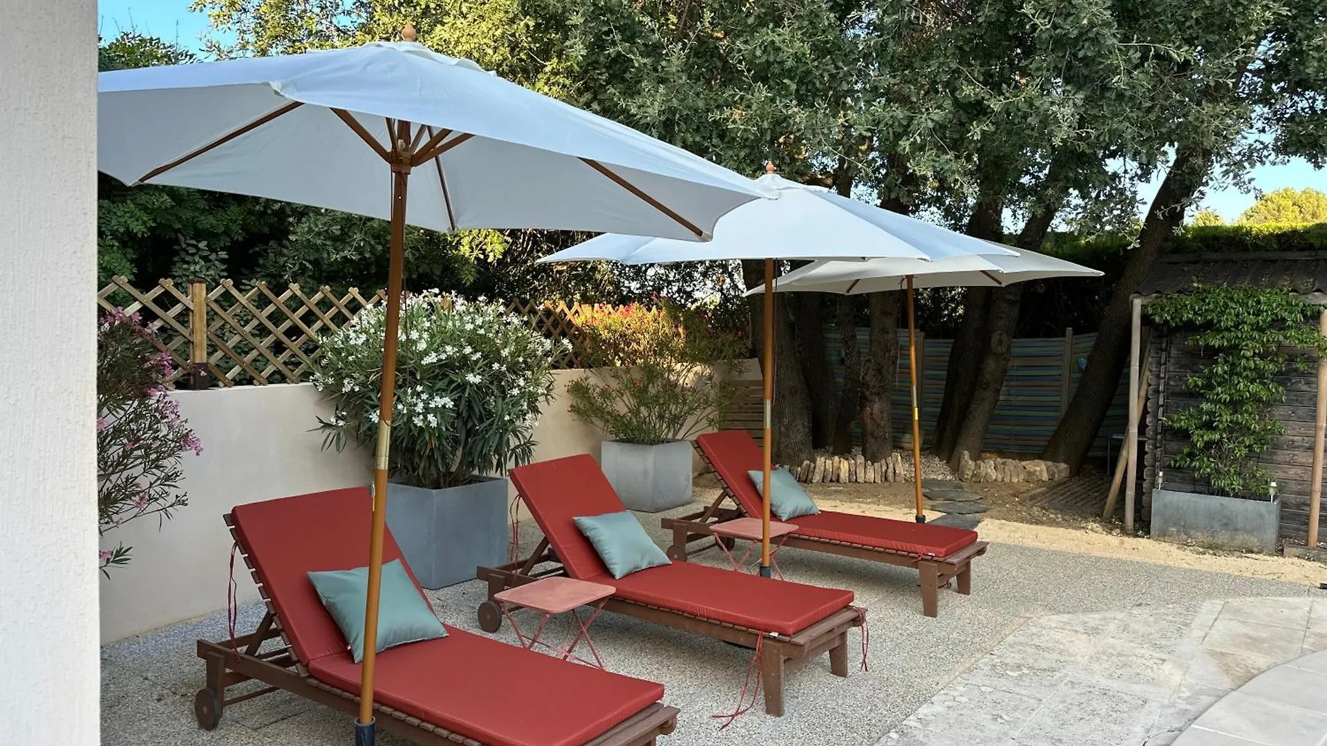דירות Maubec  La Provence בית אירוח Maubec (Vaucluse)